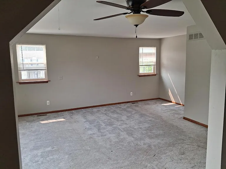 2097 E Roundtable Dr — Photo 9