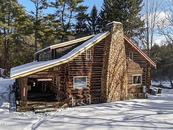 4th image of 746 Howe Road