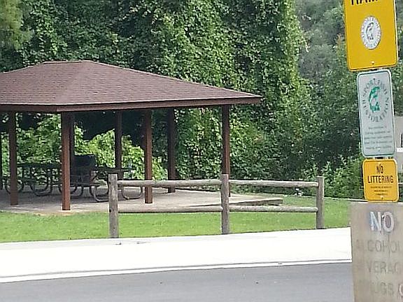 covered picnic tables