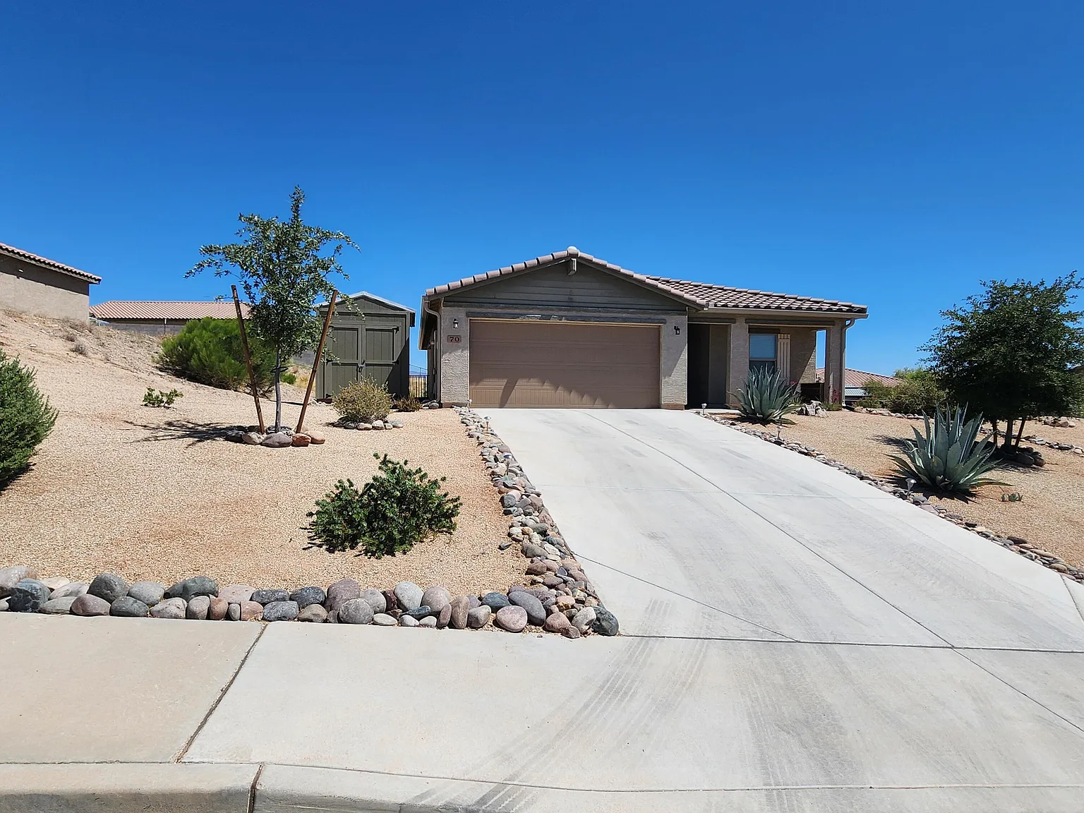 3 bed, 2.0 bath, 1204 sqft, $2,250 — Photo 1