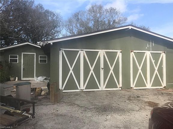 2nd image of 1403 Laurel Dr