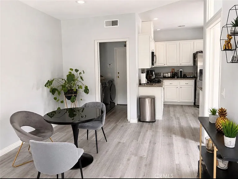 5540 Patricia Way — Photo 10