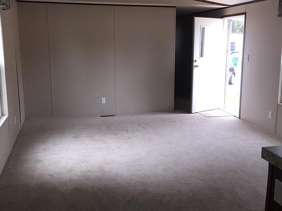 4th image of 1400 N Park Ave #40
