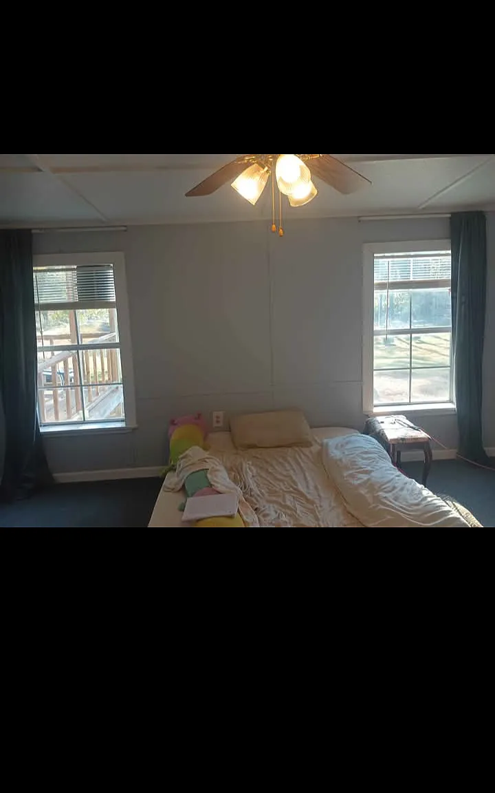 3 bed, 1600 sqft, $1,270 — Photo 3