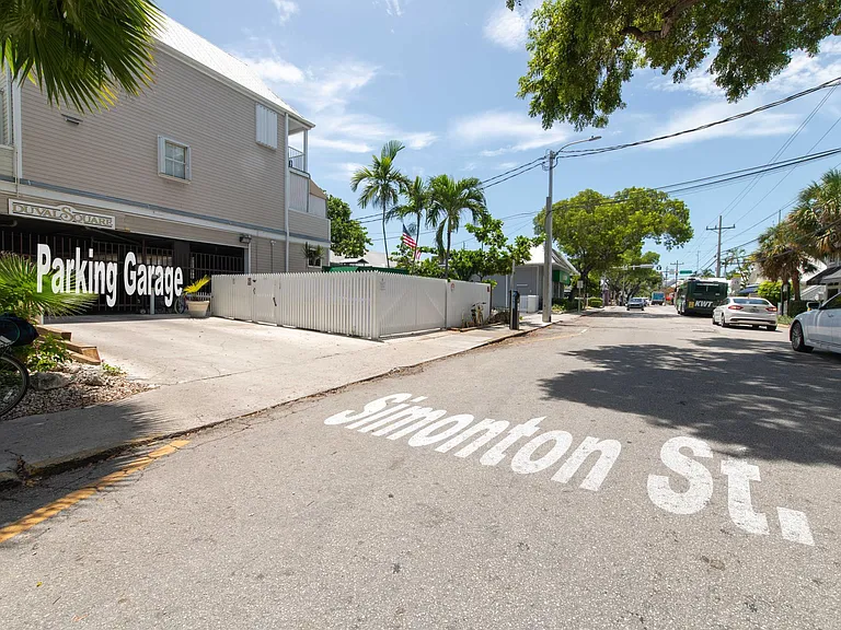 1075 Duval St #R12 — Photo 26
