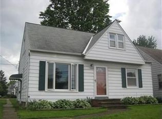 11808 McCracken Rd, Garfield, OH 44125