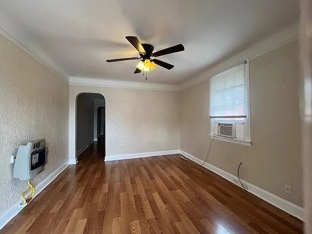 2 bed, 1.0 bath, 900 sqft, $1,085 — Photo 2
