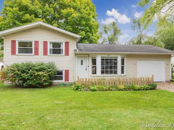 5729 Meredith St, Portage, MI 49002