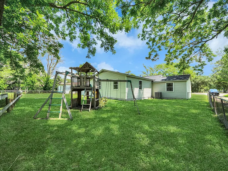 3603 Crosby Cedar Bayou Rd — Photo 38