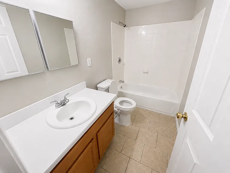 4028 Loys Dr — Photo 6