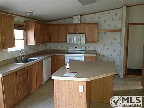 4th image of 404 E Highline Dr