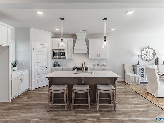 2nd image of 104 Mulligan Cir
