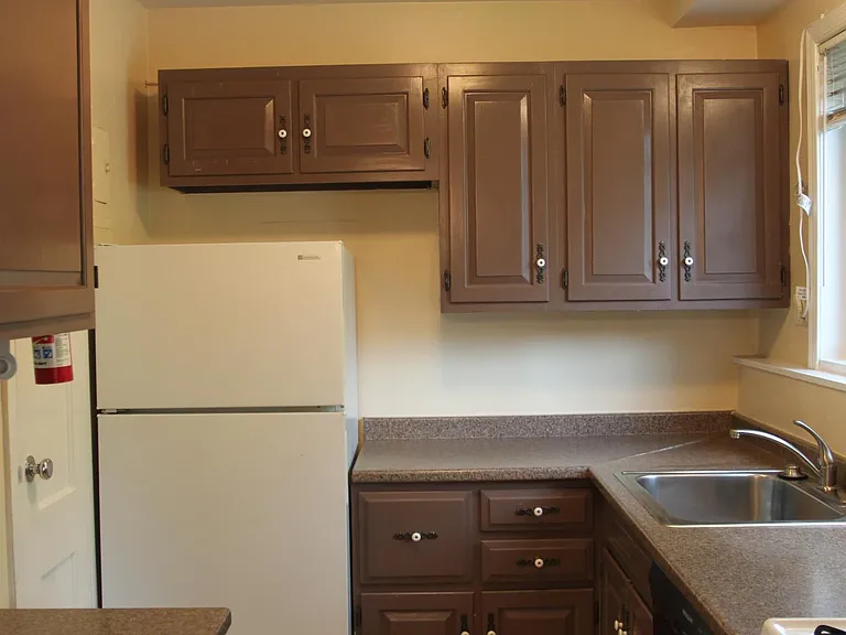 10417 Montrose Ave #202 — Photo 5