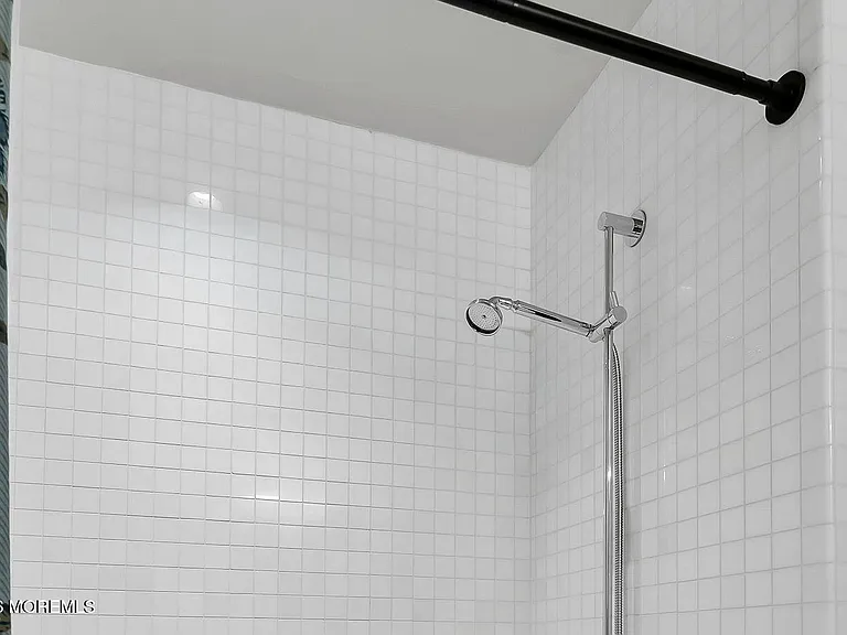 15 Morris Ave #611 — Photo 28