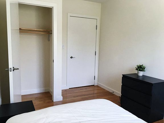 4th image of 11 Meserole St APT 2D
