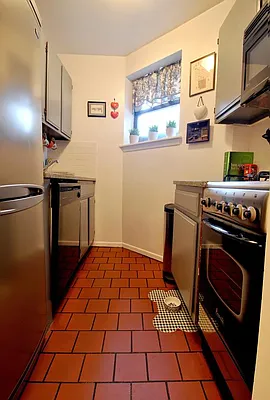 Sold by Real Direct | media 17