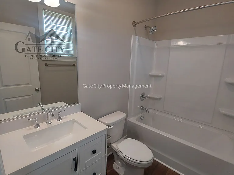138 Dover Dr #B — Photo 12