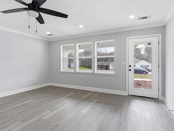 4th image of 16 Cheyenne Cir