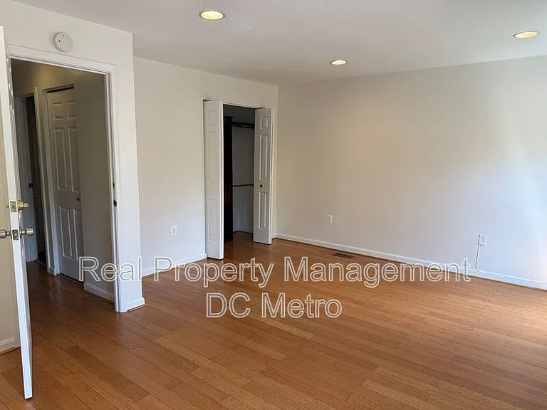 1125 Harvard St NW #R — Photo 6