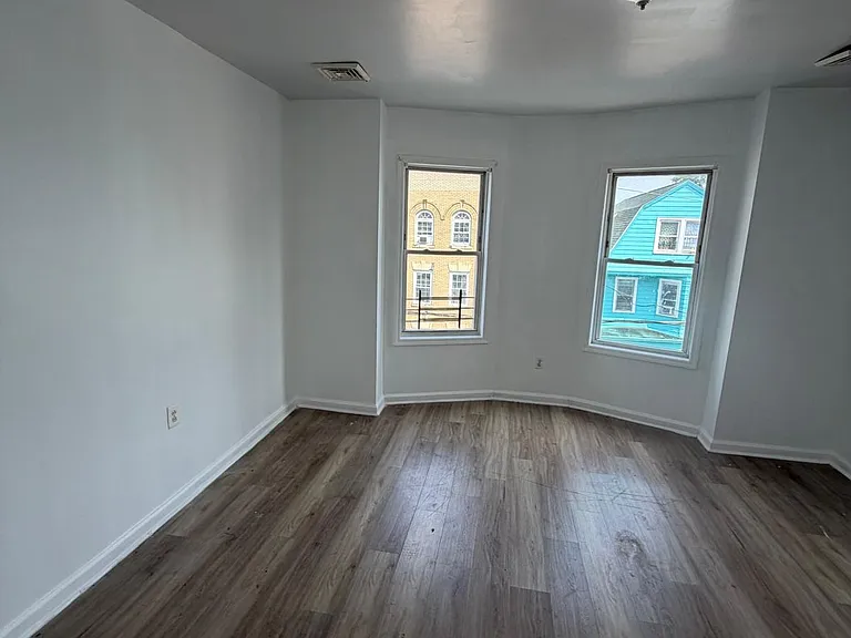 130 Parker St #3A — Photo 3