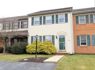 90 Laurie Ln, Lititz, PA 17543