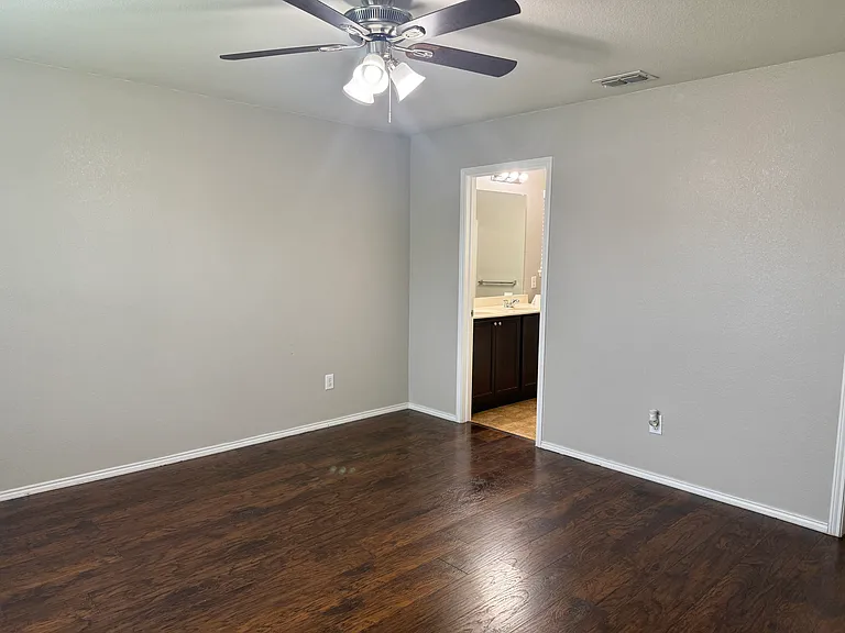 1804 Gayla Creek Dr — Photo 7
