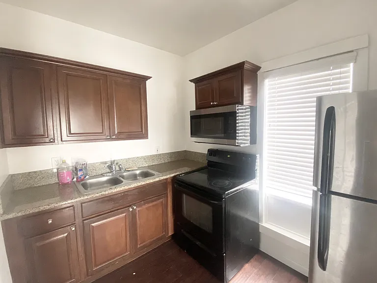 525 Dodson St #1 — Photo 8