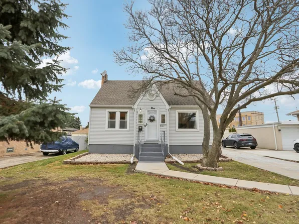 8122 W Oak Ave, Niles, IL 60714