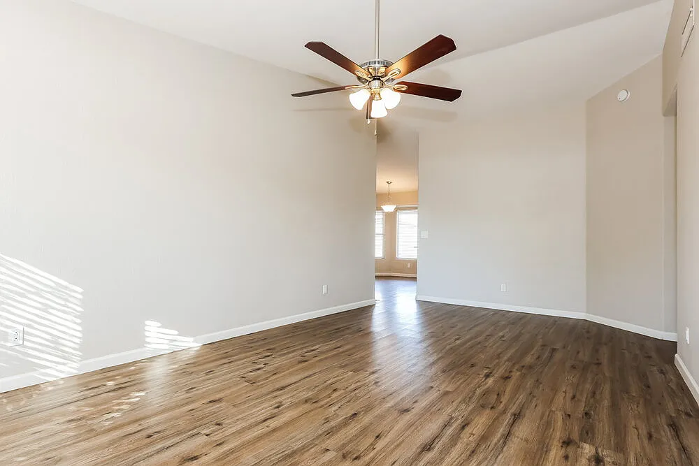 3 bed, 2.0 bath, 1392 sqft, $1,890 — Photo 4