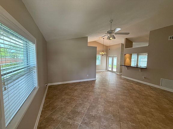 2nd image of 801 Heather Glen Cir