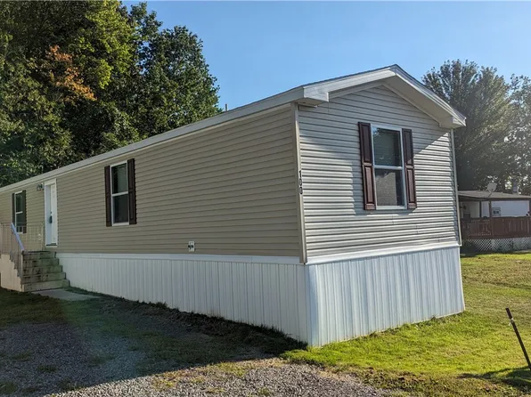 100 Crest Dr, Harmony, PA 16037