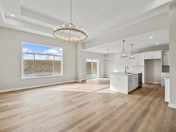 5th image of 8139 Hunters Ridge Dr