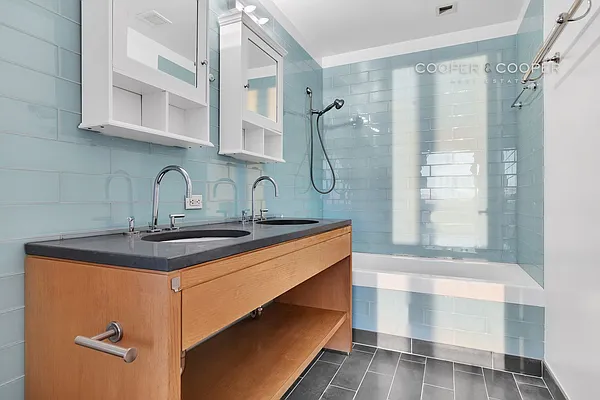 Rented by Cooper & Cooper Real Estate | media 18