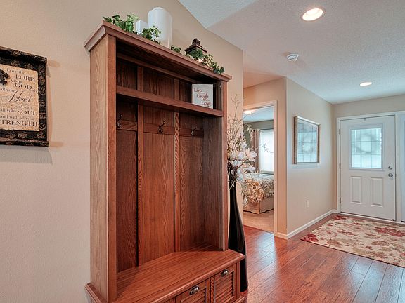 5th image of 2412 Pembrooke Dr