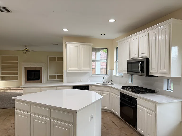 4320 Harpers Ferry Dr — Photo 4