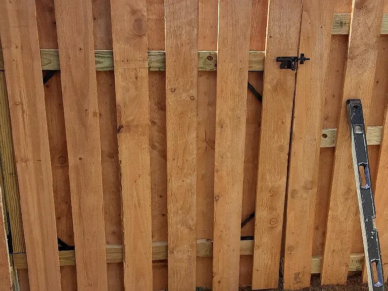 414 Sarah Dr — Photo 2