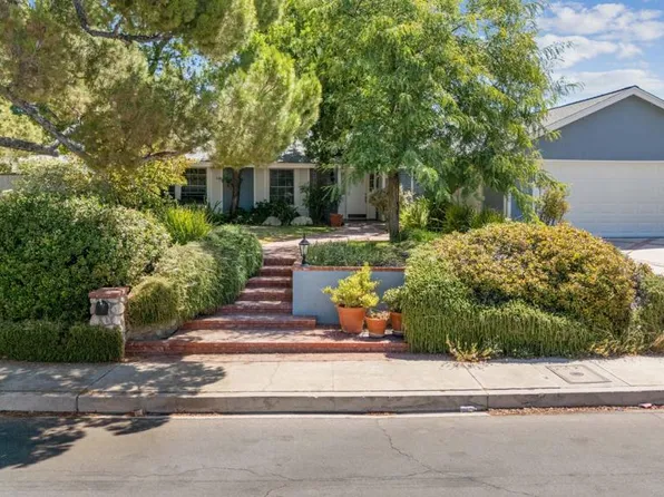 9424 Crystal View Dr, Tujunga, CA 91042