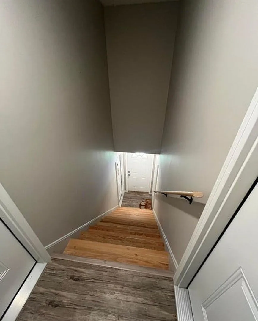 1804 Parkwood Lane — Photo 3