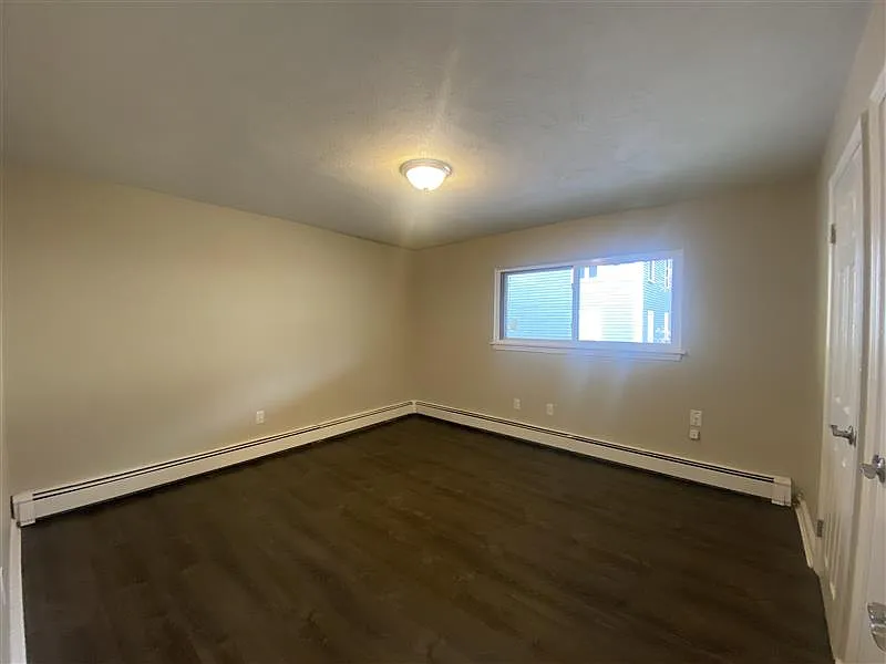 2 bed, 999 sqft, $3,000 — Photo 3