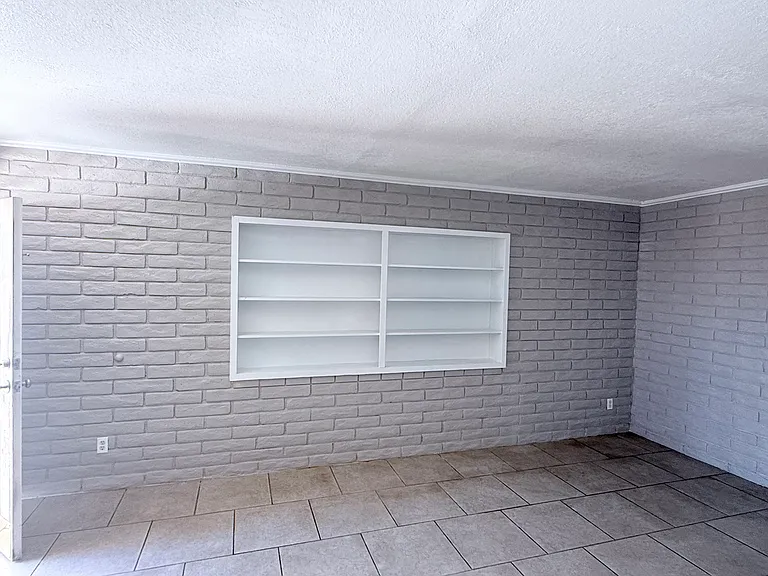 2500 McCulloch Blvd N #3 — Photo 5