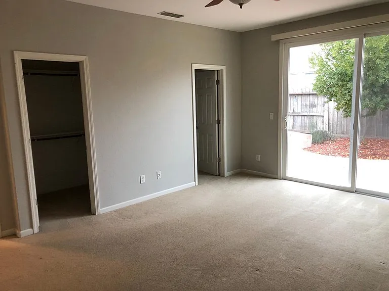 1354 Seymour Cir — Photo 12