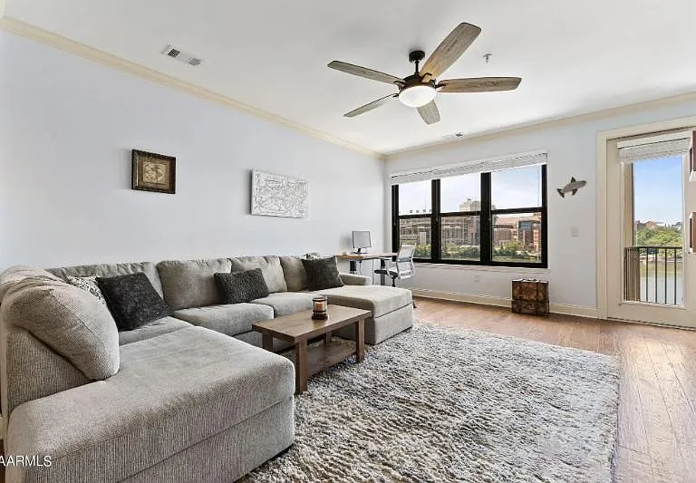 445 W Blount Ave #415 — Photo 5