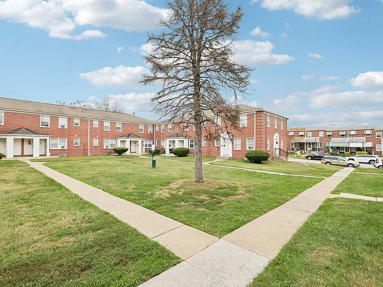 Oaklee Village Apartments — Photo 74