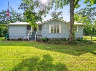 570 7th St, Chipley, FL 32428
