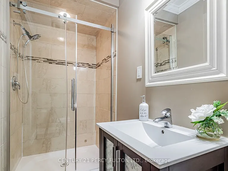 257 Otonabee Ave #MAIN — Photo 16