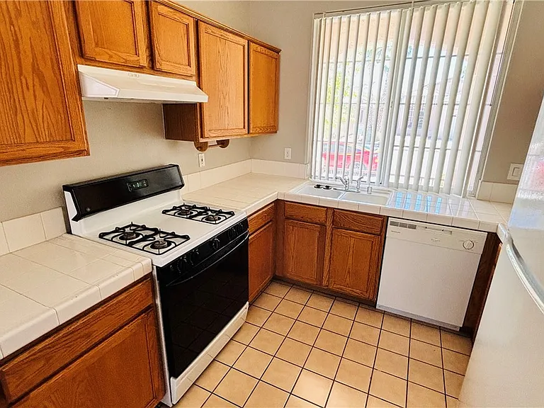 10660 Windrose Point Ave — Photo 4