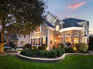 21 N Fremont St, Naperville, IL 60540