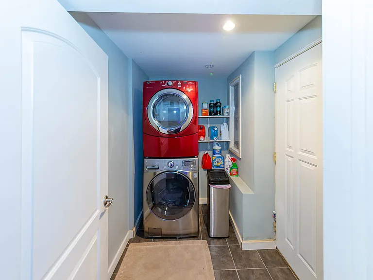 2243 N Monticello Ave — Photo 24