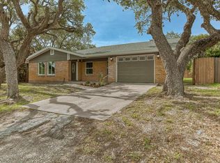 1909 Cochran Ln, Rockport, TX 78382