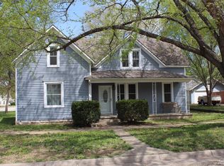 156 W 4th St, Assaria, KS 67416
